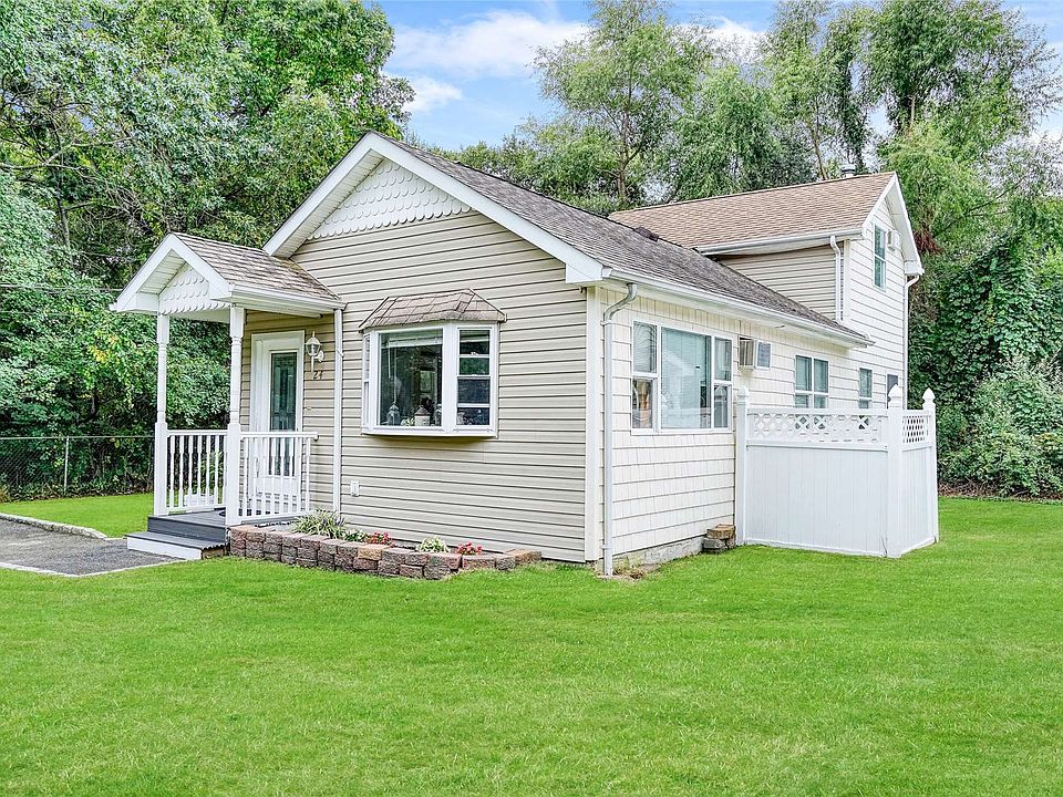 1st image of 24 Lillian Dr