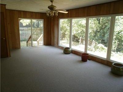 3rd image of 1007 Barlow Dr