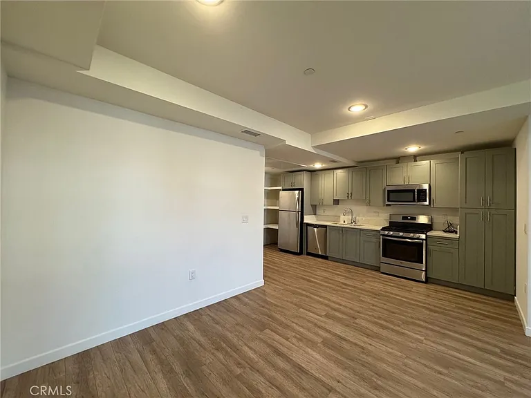 1025 S Berendo St #404 — Photo 10
