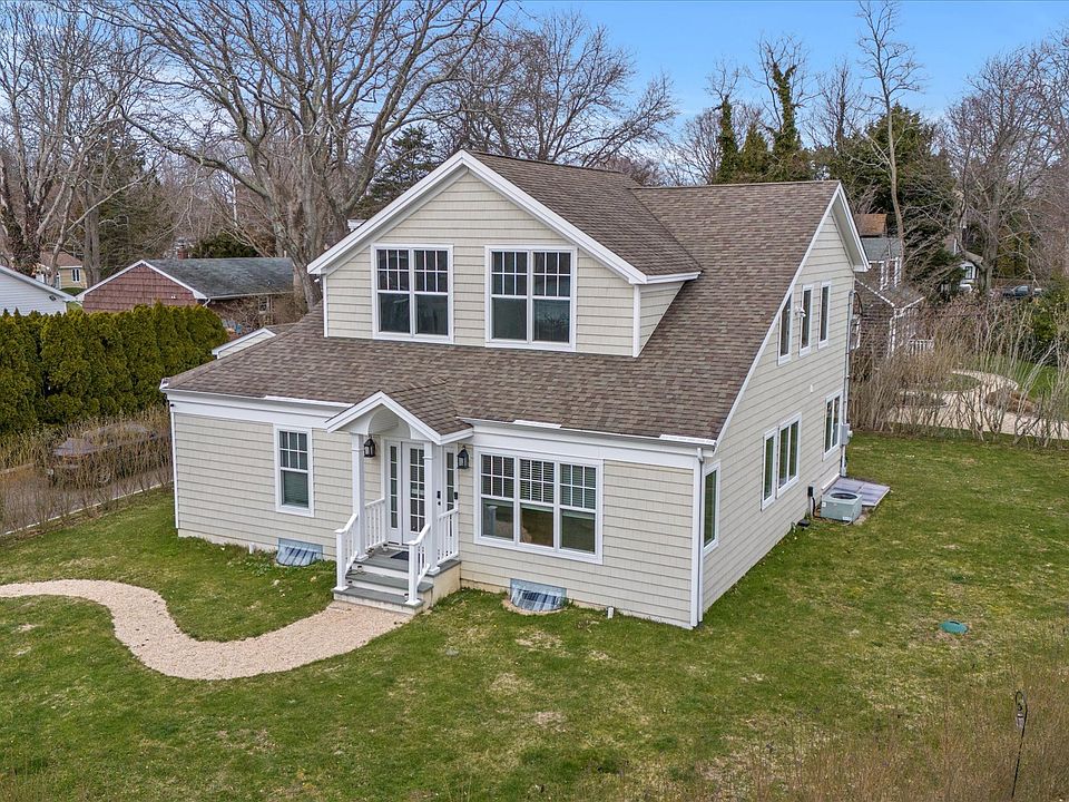 1st image of 37 Bay View Dr E