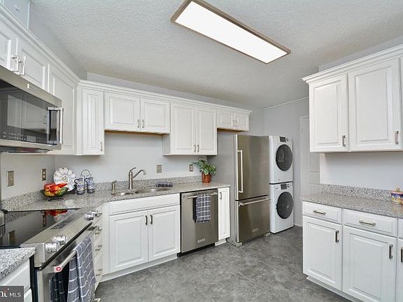 4th image of 5902 Mount Eagle Dr APT 914