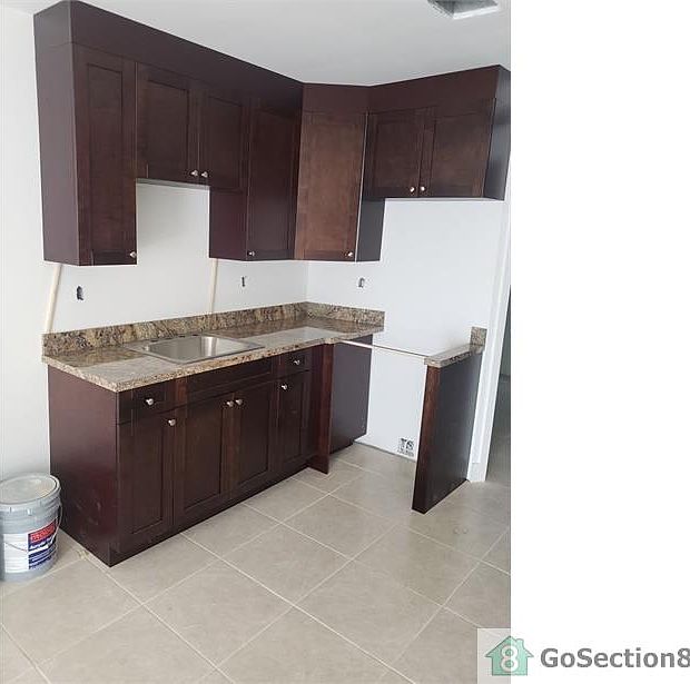 2nd image of 10075 Kumquat St