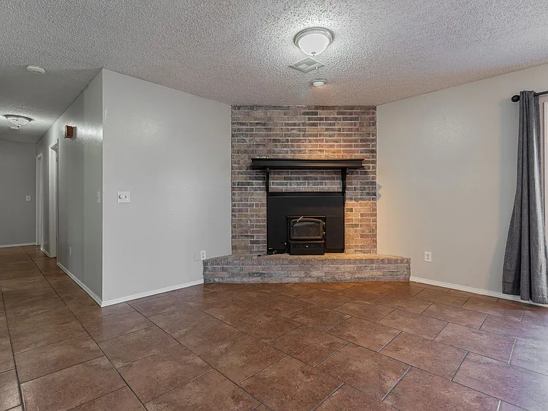 821 Peregrine Dr — Photo 21