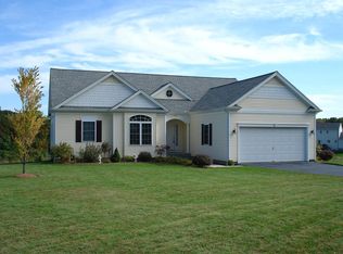 81 Arrowwood Ln, Bloomfield, CT 06002