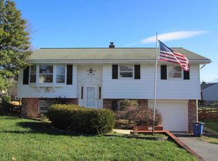 2155 Georgetown Dr, Lancaster, PA 17601