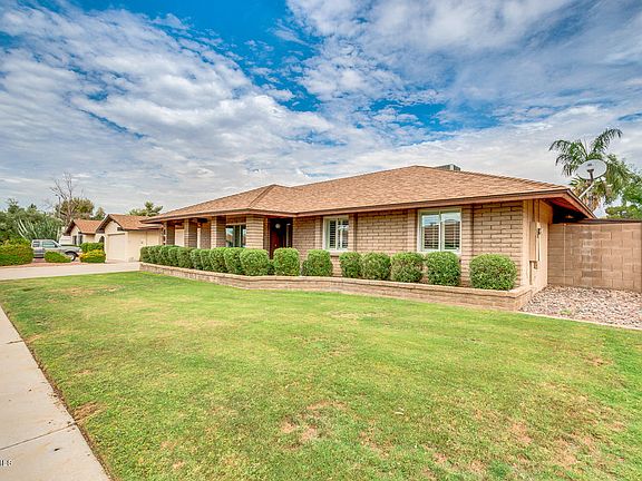 3rd image of 4020 W Meadow Dr
