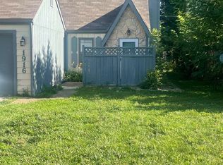1916 W 3rd St, Lawrence, KS 66044