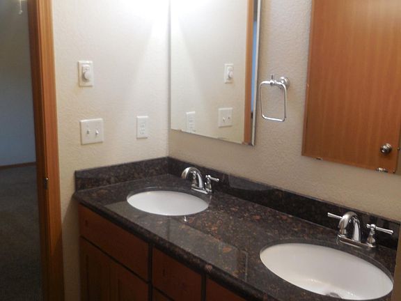 5th image of 307D Riverview Ave
