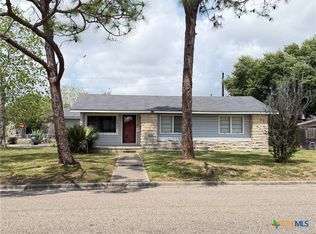1902 Navidad St, Victoria, TX 77901