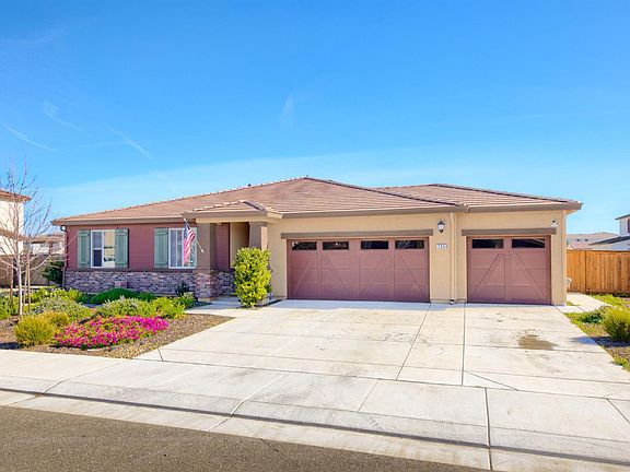 2nd image of 735 Glenwood Way