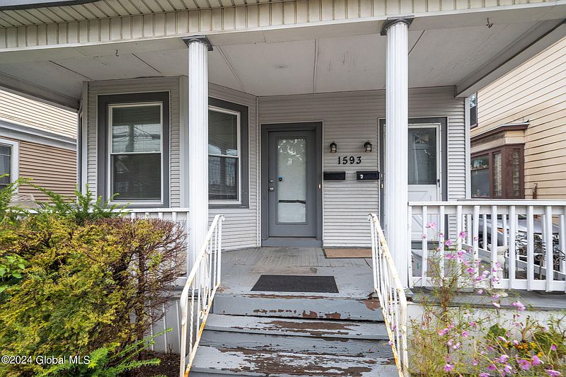 3rd image of 1593 Union Street