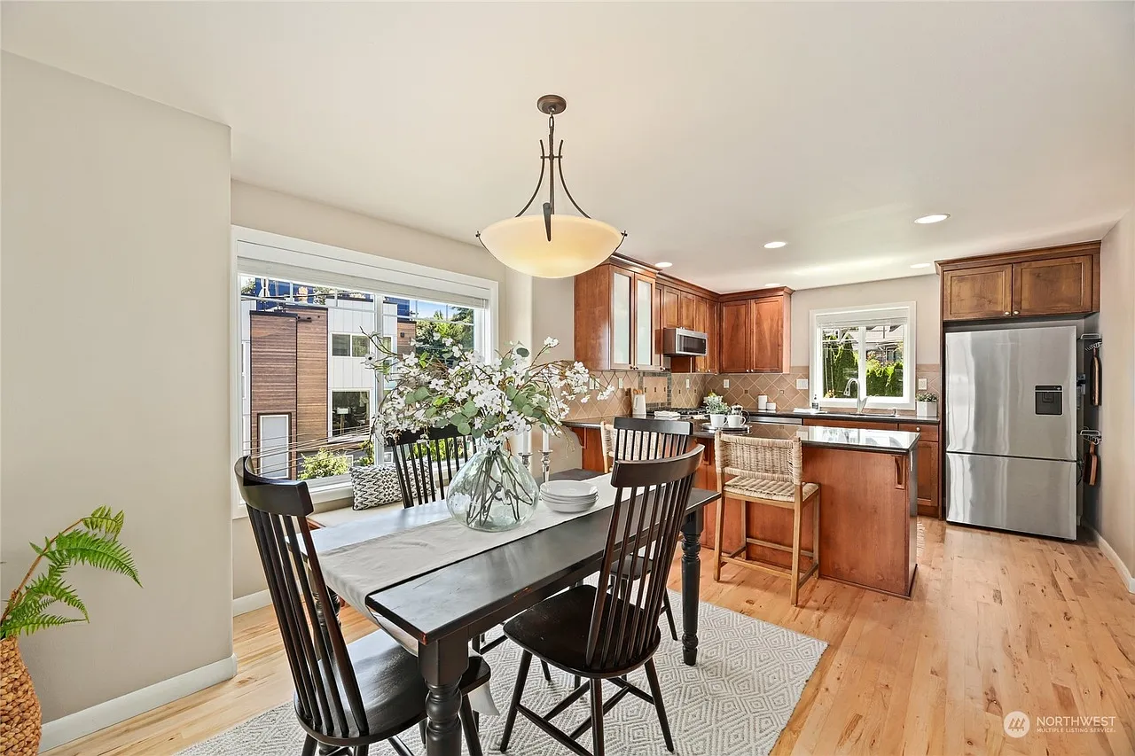 3 bed, 2.5 bath, 1710 sqft, $1,500 — Photo 3