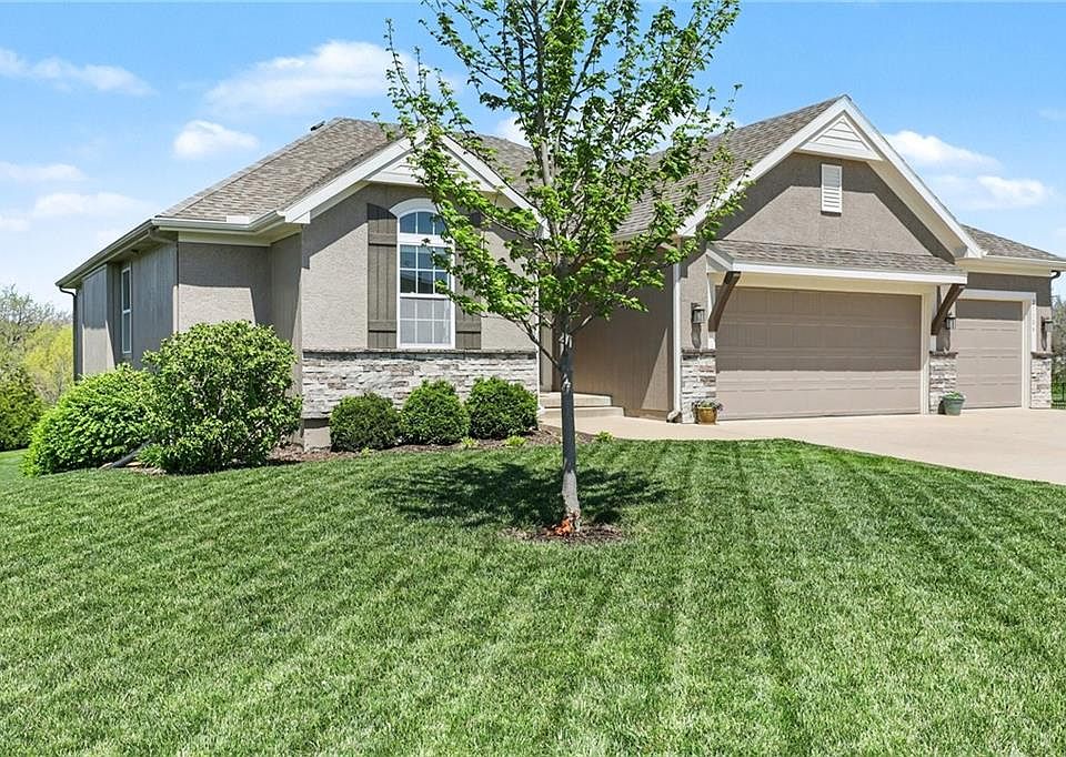 21106 W 190th Ter, Spring Hill, KS 66083 | Zillow