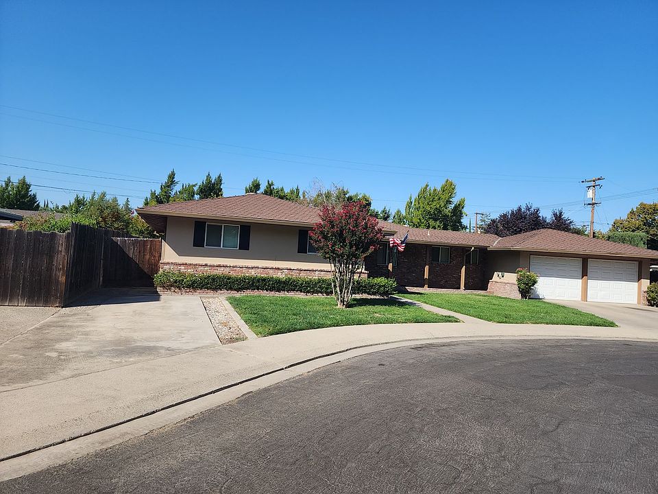1st image of 925 Crestwood Dr