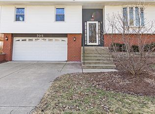 705 Sumac Dr, Streamwood, IL