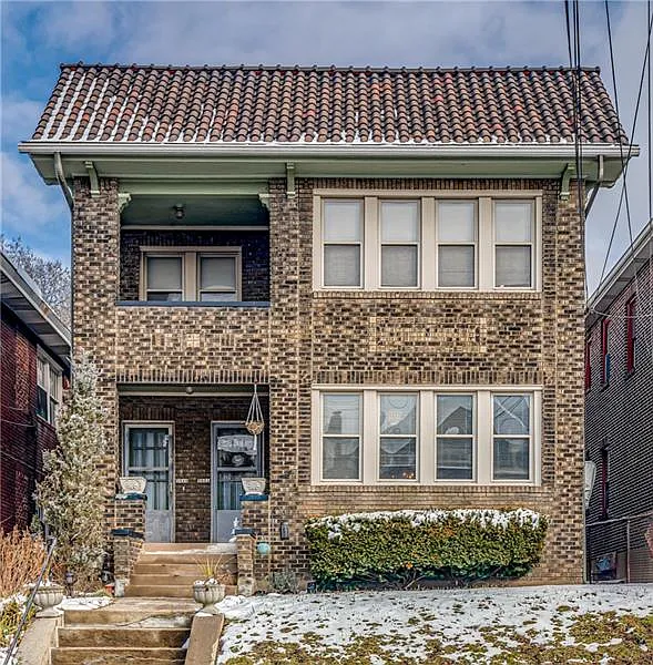 5819-5821 Elgin St photo 1