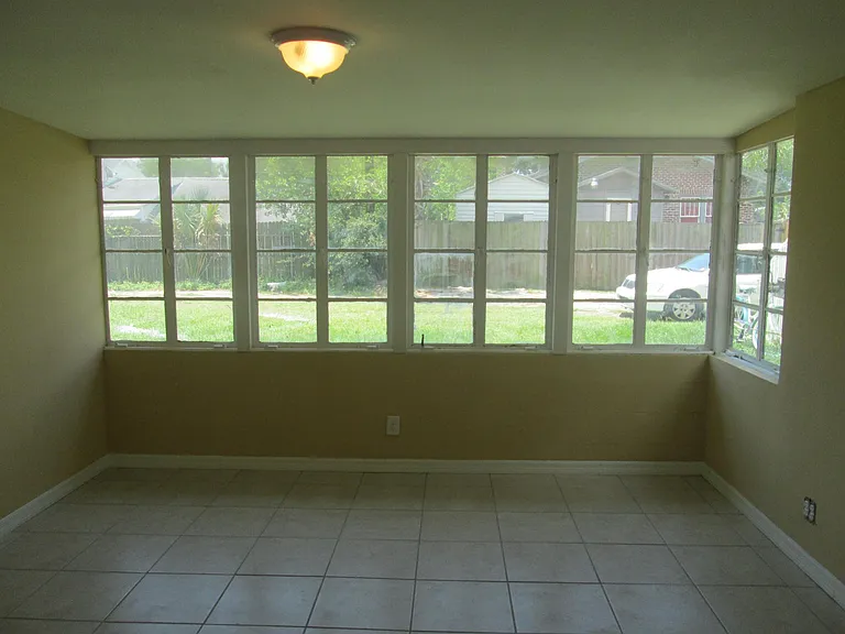 2408 W Fig St #A — Photo 3