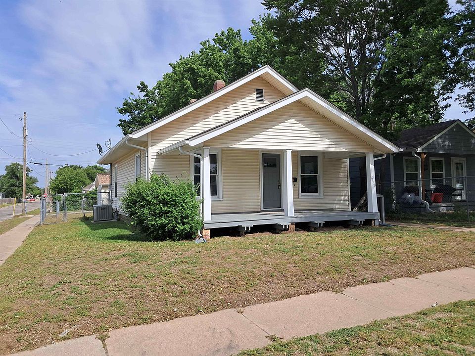 1st image of 2260 N Woodland Ave
