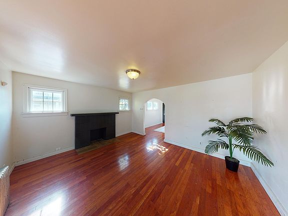 3rd image of 3001 Glen Mawr St #3001
