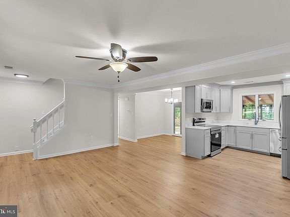 3rd image of 21650 Atalanta St