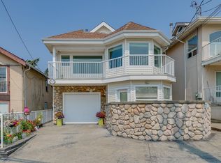 14763 Marine Dr, White Rock, BC V4B 1B9