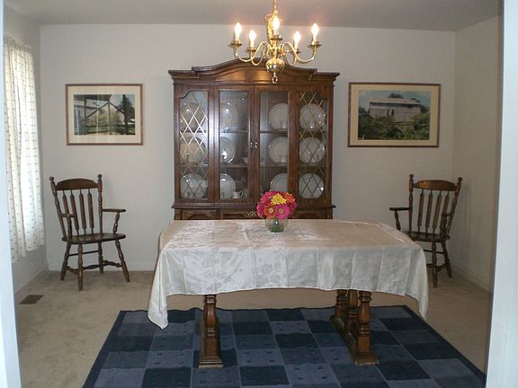 4th image of 214 John Stevens Dr