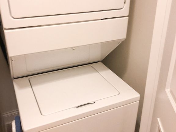 5th image of 2040 W North Ave APT 405