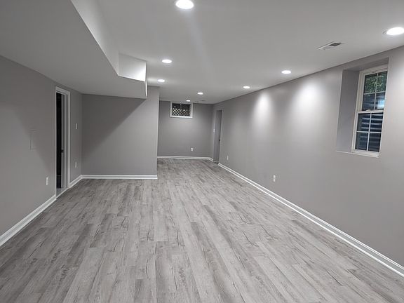 3rd image of 13447 Lake Shore Dr