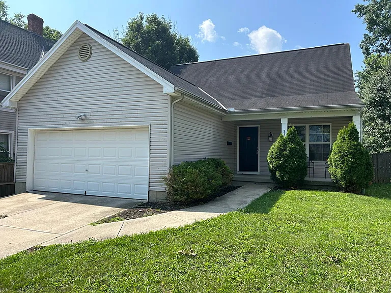 3217 Daytona Ave — Photo 2