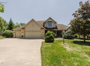 101 Hawthorn Ct, Bluffton, OH 45817
