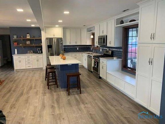5th image of 284 Seneca Dr