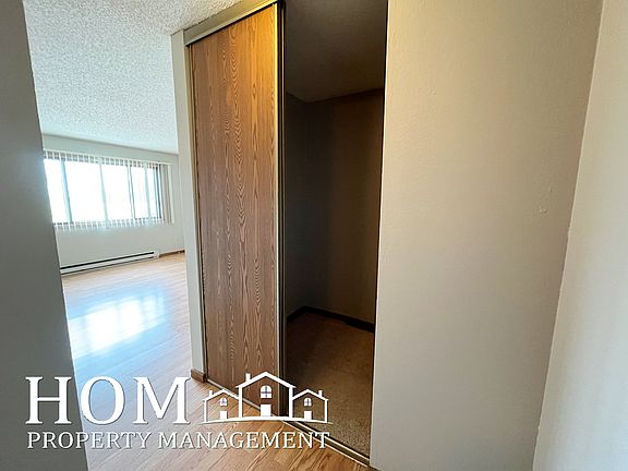 5th image of 121 W Lind St APT 2