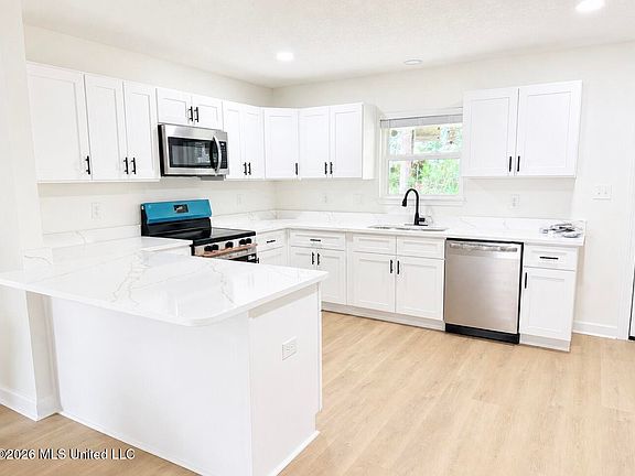 4th image of 8105 Exchange St