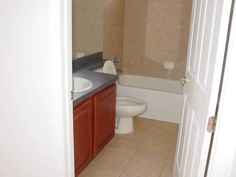 16019 Bristol Lake Cir — Photo 11