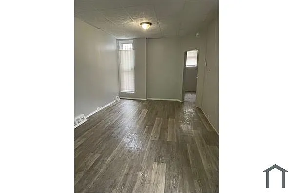 Building Photo - 5427 Delancey St