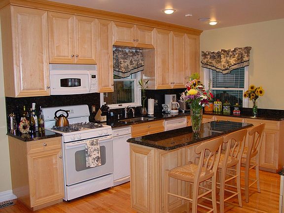 KITCHEN NORTH
