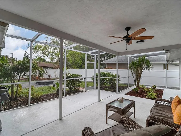 5219 Inverness Dr — Photo 16