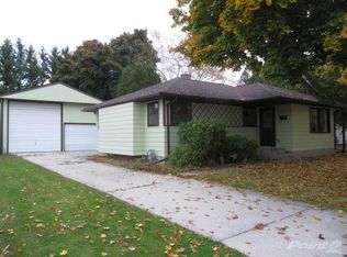 1111 S 35th St, Manitowoc, WI 54220