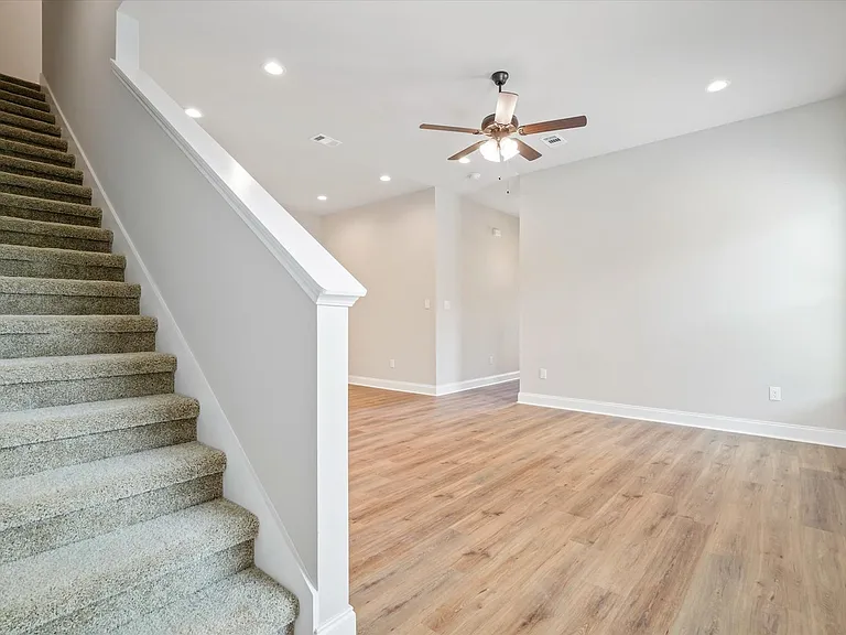 950 Gibson Ct — Photo 5