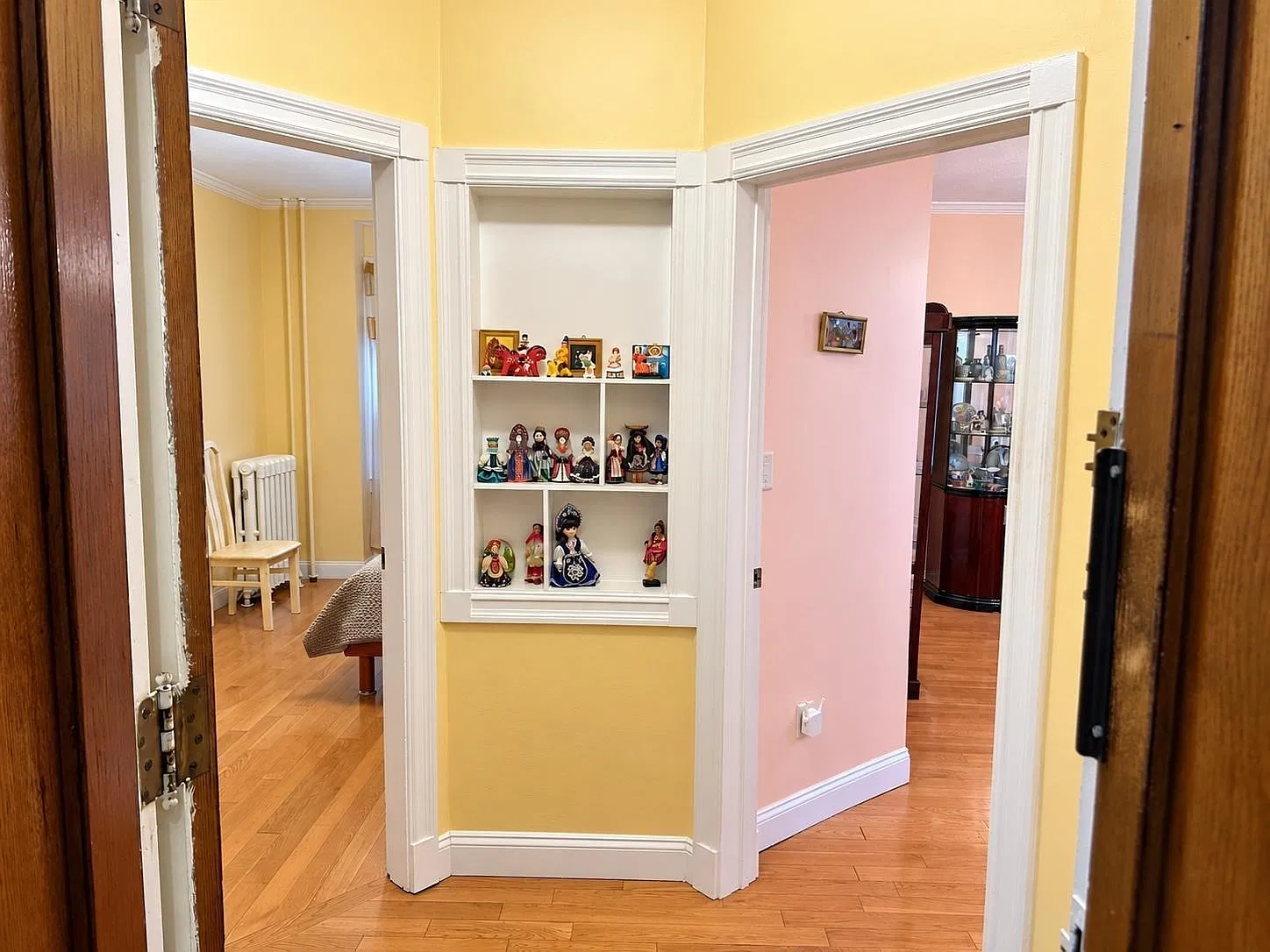 3 bed, 2.0 bath, 1296 sqft, $4,600 — Photo 4