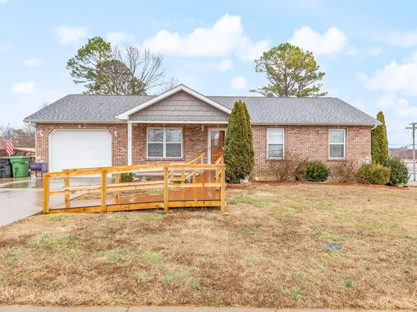 1 Hillcrest Dr, Fredericktown, MO 63645