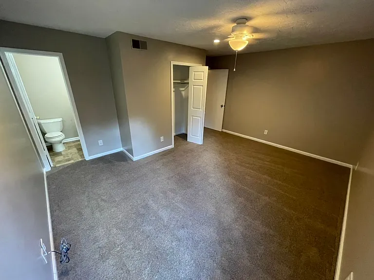 307-315 Blue Bird Dr #6 — Photo 16