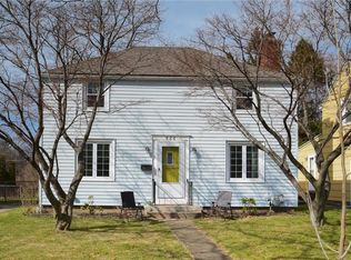 586 Hurstbourne Rd, Rochester, NY 14609