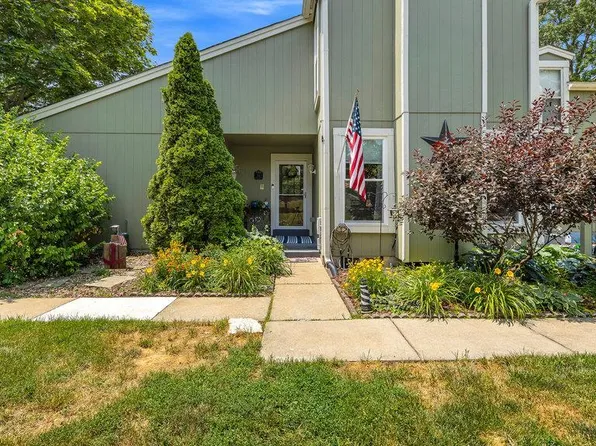 162 Harbor View Dr, Lake Saint Louis, MO 63367