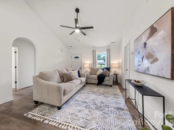 364 Masters Dr, Rock Hill, SC 29732