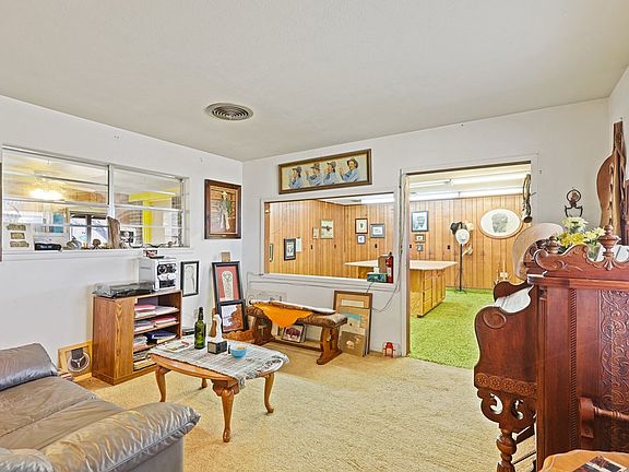 4th image of 402 E June St