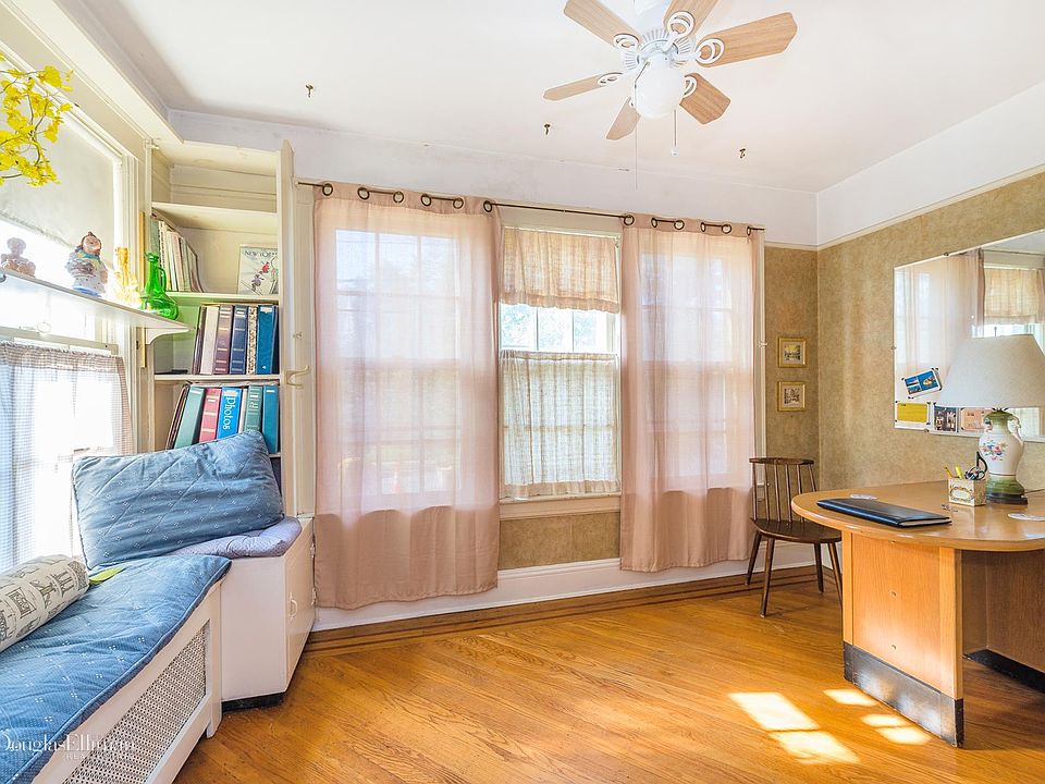 25 Munro Blvd, Valley Stream, NY 11581 Zillow