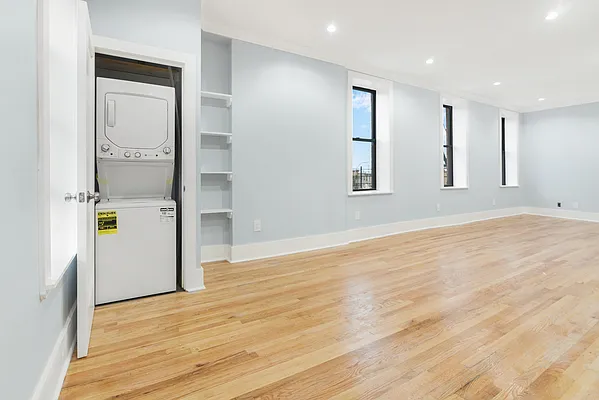 Rented by Brownstone Property Group | media 25