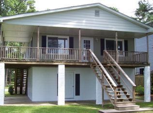 1069 Swan Point Dr, Washington, NC 27889