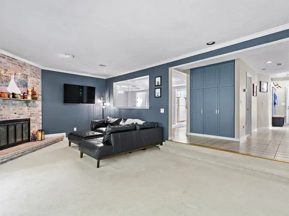 11 Magnolia Dr Unit 11, Franklin, MA 02038